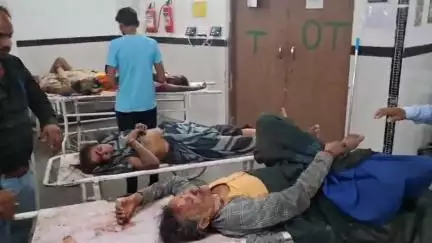 छतरपुर नगर: महोबा रोड आरटीओ ऑफिस के पास ट्रक ने ई-रिक्शा को टक्कर मारी, 6 घायल, एक की मौत