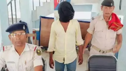मानपुर: गंधार गांव से पुलिस ने चोरी के मामले में एक आरोपी और एक नाबालिग को किया निरुद्ध