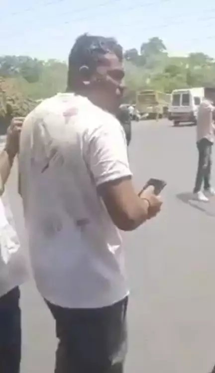 एयर इंडिया विमान हादसे में ज़िंदा बचे शख्स का वीडियो आया सामने, बोला- जब आंख खुली, तो चारों ओर केवल लाशें थीं