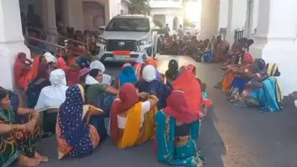 अंबिकापुर: अंबिकापुर में ग्रामवासियों ने एसईसीएल पर गंभीर आरोप लगाए, बिना ग्रामसभा अनुमति के खनन और फर्जी FIR की कलेक्टर से की शिकायत