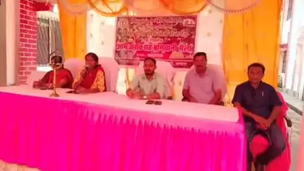भंडरा: भंडरा प्रखंड में बिरसा हरित बागवानी मिशन के तहत आम उत्सव आयोजित, किसानों ने दिखाई आम की कई किस्में