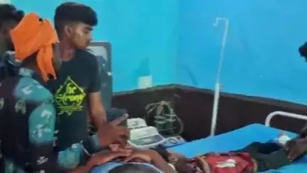 तरबगंज: वजीरगंज थानाक्षेत्र के दुर्जनपुर घाट कस्बे में अज्ञात वाहन की टक्कर से दो बाइक सवार घायल, मेडिकल कॉलेज में हो रहा इलाज