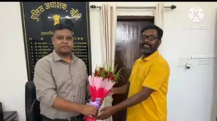 मुरहू: पुलिस अधीक्षक के आवासीय कार्यालय में झारखंड उलगुलाम संघ के संयोजक ने नव पदास्थापित एसपी से की शिष्टाचार भेंट
