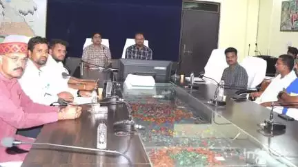 मुंगेली: एक पेड़ मां के नाम अभियान को मिला बड़ा समर्थन, उद्यमियों ने 23,500 पौधे लगाने की दी सहमति