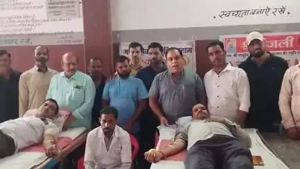 रतलाम: सिलावटों के वास में रक्तदान शिविर का आयोजन, 3 घंटे में 51 यूनिट रक्त दान किया गया