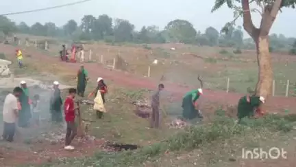 मुंगेली: रेहुंटा: प्लास्टिक कचरा प्रबंधन पर प्रशासन ने सख्ती दिखाई, 12 विक्रेताओं पर ₹10 हजार का जुर्माना