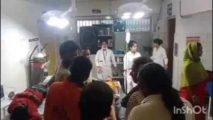 ठरका ग्राम इलाके में दो मोटरसाइकिलों की टक्कर, एक मासूम बालक घायल