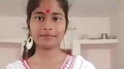 पताही: बड़का बलुआ की एक लड़की ने स्टेट बैंक ऑफ इंडिया में जूनियर एकाउंटेंट के पद पर चयनित होकर पूरे क्षेत्र का नाम रोशन किया