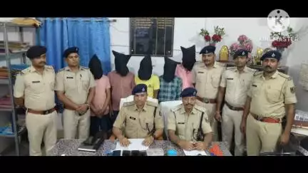 चेनारी: सासाराम से पुलिस ने 5 चोरों को किया गिरफ्तार