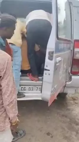 कवर्धा: ग्राम दानीघटोली के पास तेज रफ्तार बाइक में सवार 70 वर्षीय बुजुर्ग गिरकर घायल, जिला अस्पताल में भर्ती
