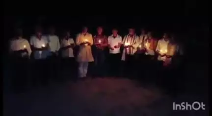 प्रतापगढ़: बाबगंज में भारतीय जनता युवा मोर्चा ने विमान हादसे को लेकर किया कैंडल मार्च, मृतकों को अर्पित की श्रद्धांजलि