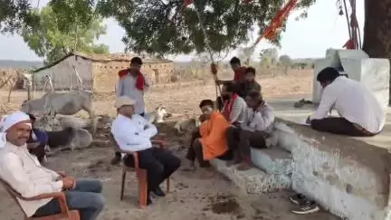 पटेरा: पटेरा के प्रभारी तहसीलदार शिवराम चढ़ार बनोली पहुंचे, रास्ते के विवाद की जांच की