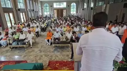 हज़ारीबाग: फ्लोरिश्टा बैंक्वेट हॉल में 'विकसित भारत' पर विचार गोष्ठी, पूर्व मुख्यमंत्री भी हुए शामिल
