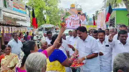போச்சம்பள்ளி: நாகோஜனள்ளி பேரூராட்சி N.தட்டக்கல் பகுதியில் கட்டப்பட்ட புதிய பயணியர் நிழற்கூடம் திறந்து வைத்த எம்எல்ஏ