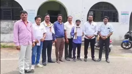 भंडारा: शेतकऱ्यांची कर्जमाफी व दिव्यांगांच्या समस्या सोडवाव्या, राष्ट्रवादी श.प. पक्षाचे जिल्हाधिकाऱ्यांना निवेदन #Jansamasya