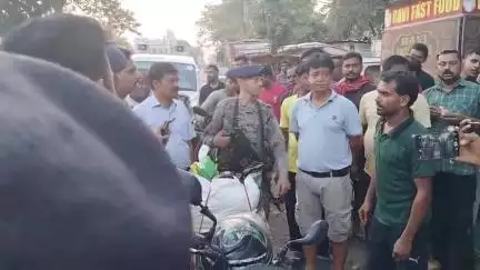 पतरातू: भुरकुंडा बाजार में एसडीपीओ व अंचलाधिकारी ने अतिक्रमण खिलाफ जागरूकता अभियान चलाया गया #Jansamasya