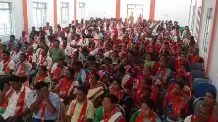 কৈলাশহর: কৈলাসহর শিঙ্গিরবিল এলাকায় BJP দলের পক্ষ থেকে একটি বৈঠক অনুষ্ঠিত হয় উপস্থিত ছিলেন মন্ত্রী টিংকু রায়