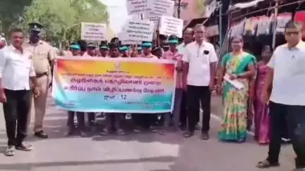 சாத்தூர்: பேருந்து நிலையத்திலிருந்து மெயின் ரோடு வழியாக முக்குராந்துகல் வரை குழந்தை தொழிலாளர் ஒழிப்பு பள்ளி மாணவர்களின் விழிப்புணர்வு பேரணி