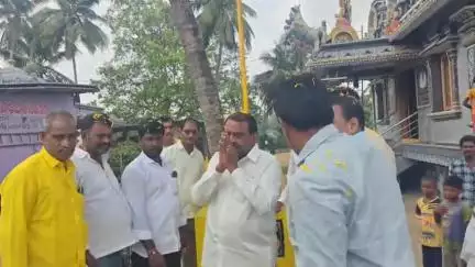 ఆచంట: వడలి గ్రామంలో సన్న బియ్యంతో మధ్యాహ్నం భోజనం కార్యక్రమాన్ని ప్రారంభించిన ఎమ్మెల్యే సత్యనారాయణ