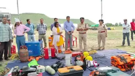 मनासा: रामपुरा में आपदा प्रबंधन द्वारा बाढ़ राहत मॉकड्रिल आयोजित, एसडीएम और प्रशासनिक अधिकारी उपस्थित रहे