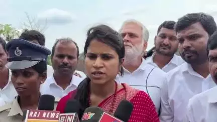 సంగారెడ్డి: భూభారతి చట్టంతో ప్రతి భూమిని సర్వే చేసి హద్దులు నిర్ణయించి భూధార్ పంపిణీ చేస్తాం : సంగారెడ్డి జిల్లా కలెక్టర్ క్రాంతి