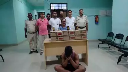 बेतिया: सनकईयां माई स्थान से भारी मात्रा में शराब बरामद, एक गिरफ्तार और बाइक ज़ब्त: मध निषेध अधीक्षक ने दी जानकारी