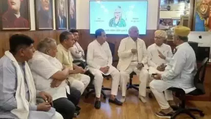 खींवसर: संसदीय कार्यमंत्री जोगाराम खींवसर पहुंचे, चिकित्सा मंत्री से मिलकर पत्नी के निधन पर व्यक्त की संवेदना