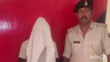 पुरैनी: पुरैनी पुलिस ने 30 लीटर देसी शराब के साथ एक तस्कर को किया गिरफ्तार, भेजा जेल