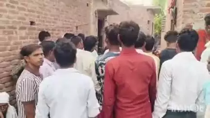 दातागंज: खेड़ा जलालपुर गांव में विषाक्त पदार्थ खाने से एक महिला की मौत, पुलिस ने शव का पोस्टमार्टम कराने के बाद परिजनों को सौंपा