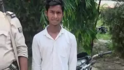 पताही: पताही पुलिस ने वाहन जांच के दौरान एक युवक को चोरी की बाइक के साथ गिरफ्तार किया, थाना अध्यक्ष ने दी जानकारी