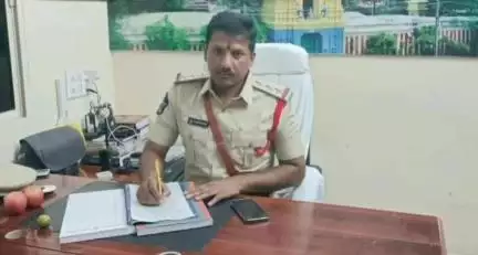 మంగళగిరి: మంగళగిరి పట్టణ సీఐ గా బాధ్యతలు స్వీకరించిన కె. వీరాస్వామి