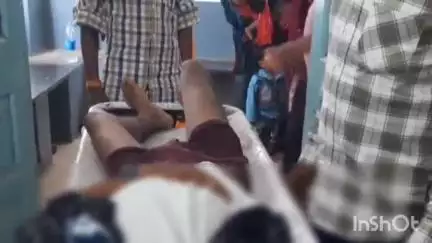 पटेरा: पटेरा मार्ग पर बमुरिया के पास बाइक सवार अनियंत्रित होकर गिरा, घायल, इलाज जारी