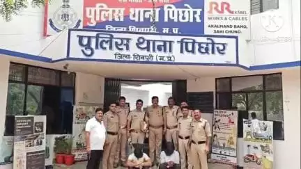 पिछोर: पिछोर थाना पुलिस की बड़ी कार्रवाई, हत्या के मामले में दो आरोपी गिरफ्तार
