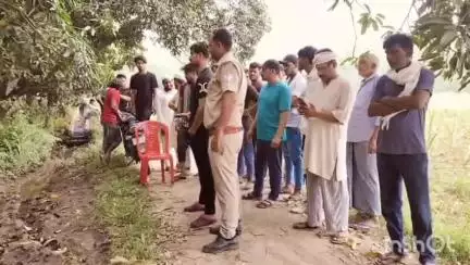 धामपुर: सहसपुर क्षेत्र में आम के बाग को लेकर दो पक्षों के बीच विवाद की सूचना पर पुलिस मौके पर पहुंची