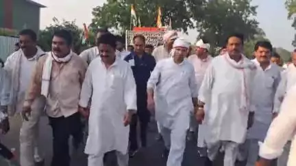 सोहागपुर: जीतू पटवारी का बयान- 'जहर मूंग में नहीं, बीजेपी की सोच में है', किसान अधिकार यात्रा में सोहागपुर में हुए शामिल