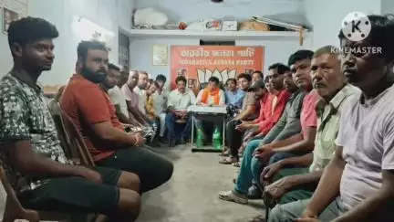 রঘুনাথপুর ১: রঘুনাথপুর শহরের নন্দুয়াড়াতে বিজেপির বুথ স্বশক্তিকরণ কর্মসূচি,উপস্থিত মন্ডল সভাপতি সহ অন্যরা