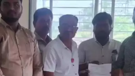 कवठे महांकाळ: कवठेमंकाळ शहरात स्मार्ट मीटर बसवणे बंद करावे अन्यथा आंदोलन करू :शेतकरी कामगार पक्षाचे नेते भाई दिगंबर कांबळे