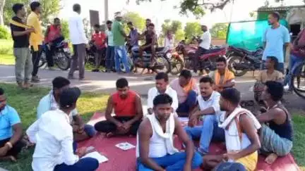 गोला: सुतरी में रथ मेला आयोजन के लिए कमेटी गठित, सांस्कृतिक कार्यक्रम करने का भी निर्णय
