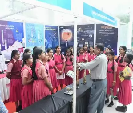 ಬೆಳಗಾವಿ: ನಗರದ ಕೆ.ಎಲ್.ಇ. ಜೀರಗಿ ಸಭಾಂಗಣದಲ್ಲಿ ವಿಜನ್ ಕರ್ನಾಟಕ 2025  ಪ್ರದರ್ಶನದ ಎರಡನೇ ದಿನ  8 ಸಾವಿರ ಜನ ವೀಕ್ಷಣೆ