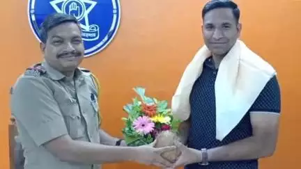 साक्री: साक्री पोलीस ठाण्याचे जयेश खलाणे यांची नंदुरबारला बदली तर दीपक वळवी यांनी स्वीकारला साक्री पोलीस ठाण्याचा पदभार