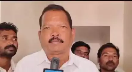 ఈనెల 13న జిల్లా కేంద్రం పాడేరులో జరిగే ఫీజుపోరు విజయవంతం చేయాలని అరకులోయ ఎమ్మెల్యే మత్స్యలింగం పిలుపు