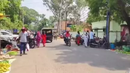 ସୁନ୍ଦରଗଡ ସହର: ବିଏସ ହାଇସ୍କୁଲ ଛକରୁ ହସ୍ପିଟାଲ ଛକ ପର୍ଯ୍ୟନ୍ତ ଟ୍ରାଫିକ ସମସ୍ୟାକୁ ନେଇ ସ୍ଥାନୀୟ ବାସିନ୍ଦାଙ୍କ ପ୍ରତିକ୍ରିୟା #jansamasya