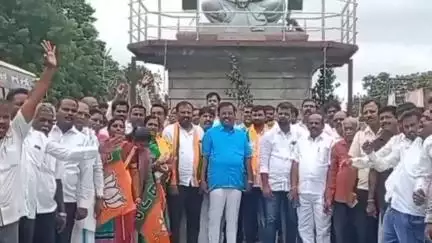 ಚಳ್ಳಕೆರೆ: ಬಿಜೆಪಿ ಜಿಲ್ಲಾ ಘಟಕದ ನೂತನ ಅಧ್ಯಕ್ಷರಾಗಿ ಕೆ.ಟಿ. ಕುಮಾರಸ್ವಾಮಿ ಆಯ್ಕೆ : ನಗರದಲ್ಲಿ ಕಾರ್ಯಕರ್ತರಿಂದ ಸಂಭ್ರಮಾಚರಣೆ