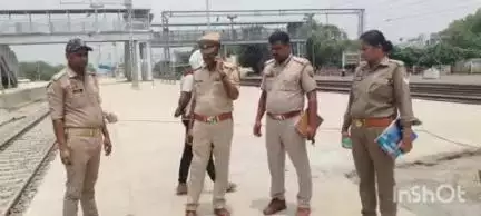 कैसरगंज: जरवल रोड रेलवे स्टेशन के पास बन रही रेलवे पटरी के पास मिला डेढ़ वर्षीय मासूम का शव, जांच में जुटी पुलिस