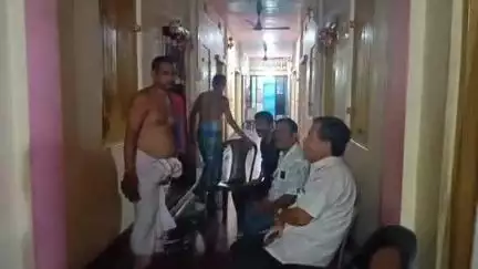 সাব্রুম: সাব্রুমের বিশিষ্ট সাংবাদিক,সাব্রুম প্রেস ক্লাবের সদস্য সুকান্ত দাসের বাড়ীতে গেলেন রাজ্যের বিরোধী দলনেতা জীতেন্দ্র চৌধুরী