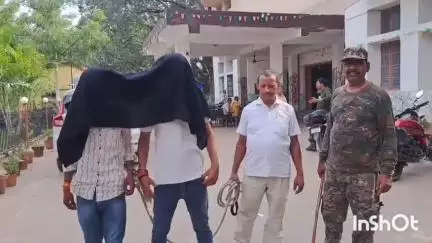 जमुई: ट्रक से ₹2 लाख 10 हजार चोरी करने के मामले में टाउन थाना की पुलिस ने 2 युवकों को किया गिरफ्तार, ₹2,06,000 बरामद