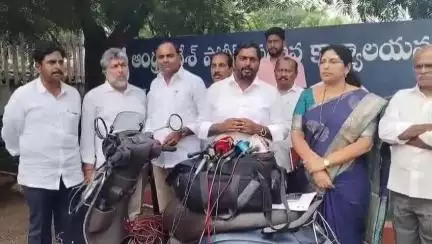 రాష్ట్రంలో శాంతిభద్రతల పరిరక్షణలో పోలీసులు వైఫల్యం: డిజిపి ని కలిసిన అనంతరం వైసిపి ఎమ్మెల్సీ మొండితోక అరుణ్ కుమార్