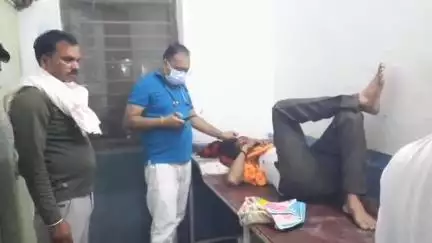 बटियागढ़: पौंडी मंदिर के पास अनियंत्रित होकर गिरे बाइक सवार शिक्षक, सिविल अस्पताल में भर्ती