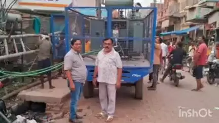 मिहींपुरवा: मिहींपुरवा में ओवरलोड से जले ट्रांसफार्मर की शिकायत पर विभाग ने लगाया वैकल्पिक ट्रांसफार्मर