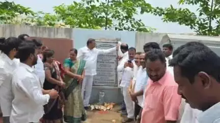 ఇబ్రహీంపట్నం: గచ్చిబౌలి డివిజన్ లో 90 లక్షల రూపాయల వ్యయంతో సిసి రోడ్ పనులకు శంకుస్థాపన చేసిన ఎమ్మెల్యే ఆరికె పూడి గాంధీ